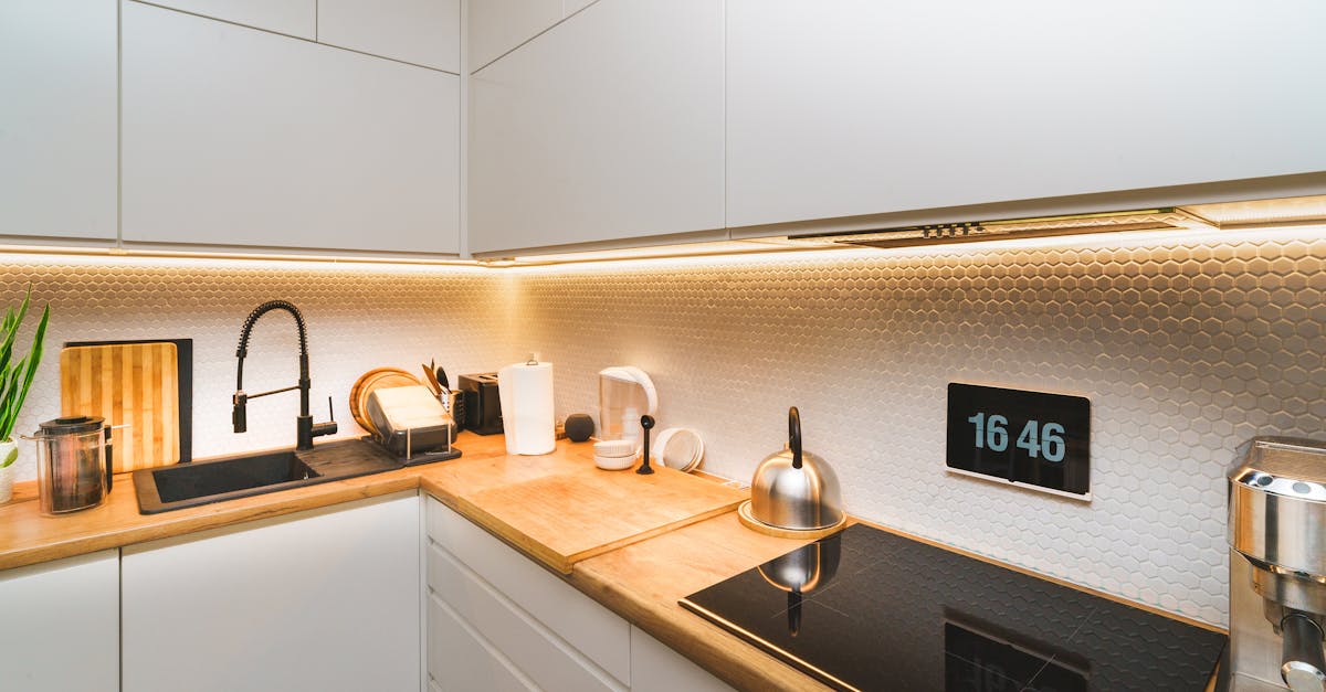 Keittokirjat - Tutustu tulevaisuuden keittiöihin: Ruoanlaittokirjat 2025 esittelee innovaatiot ja trendit