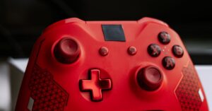 Avowed rikkoo konsolirajat: Xbox-suosikki saapuu PS5:lle!