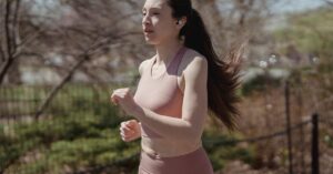 Kattava opas: Näin löydät parhaat langattomat treenikuulokkeet